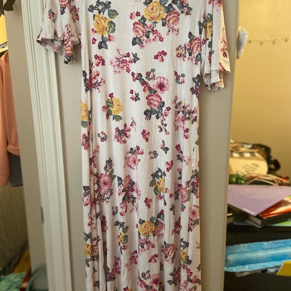 Dresses all medium can’t wear them anymore selling each one for $20 - Picture 7 of 9